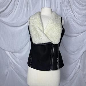 Vintage Preppy Winter Grunge Black and White Faux Shearling Vest (M)